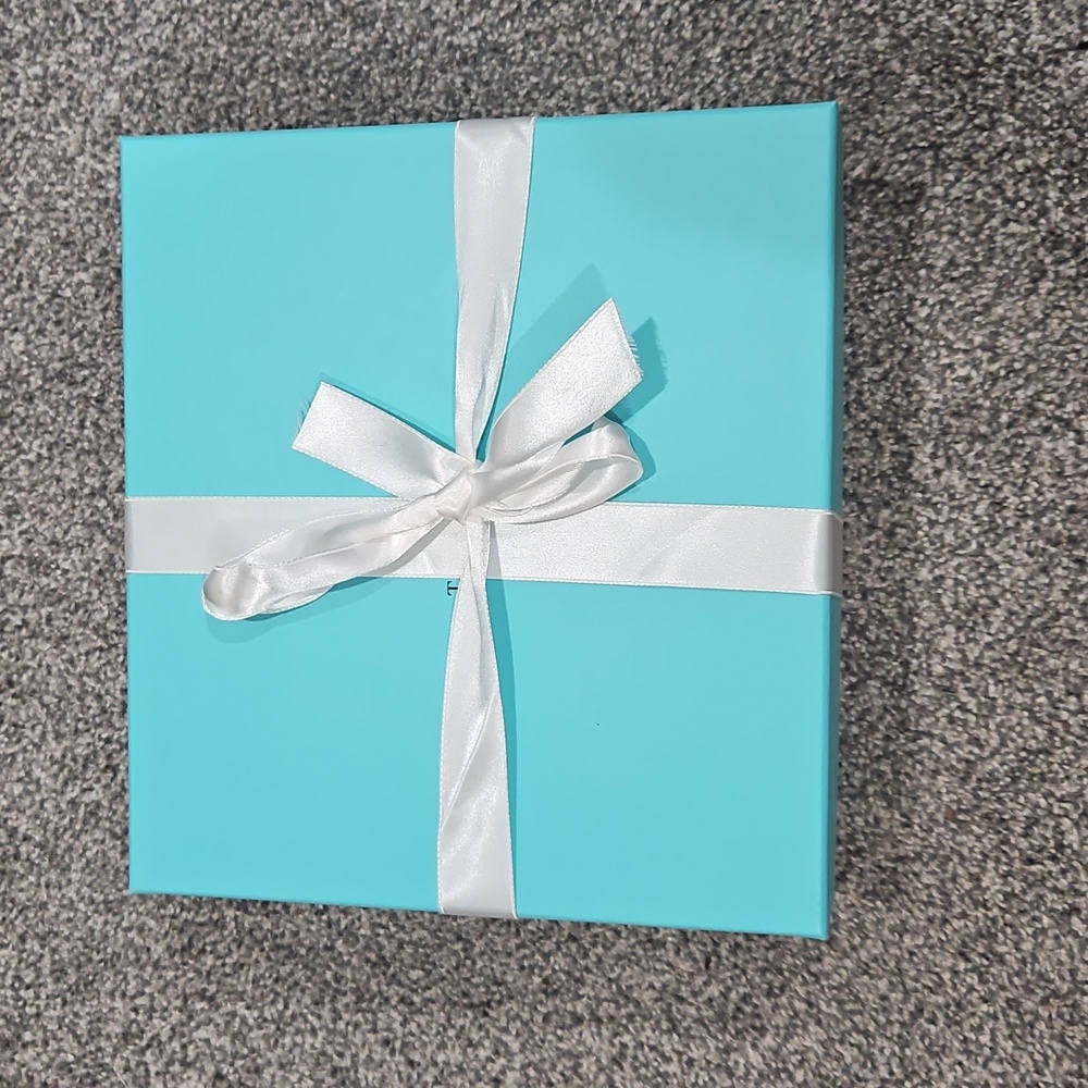 Tiffany & Co Box And Ribbon